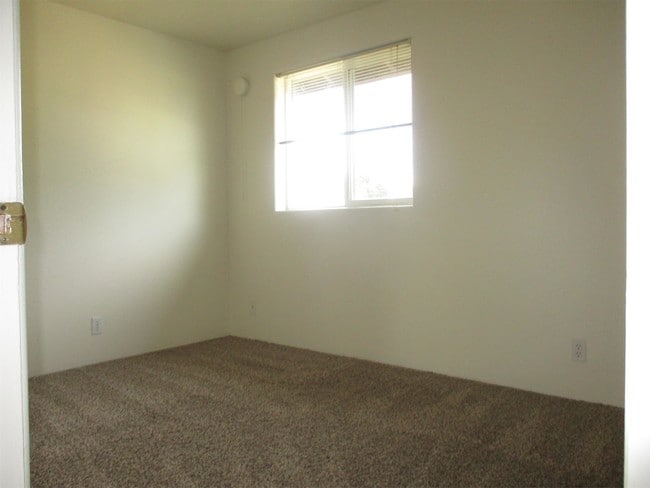 Building Photo - 993 Bennett Ln