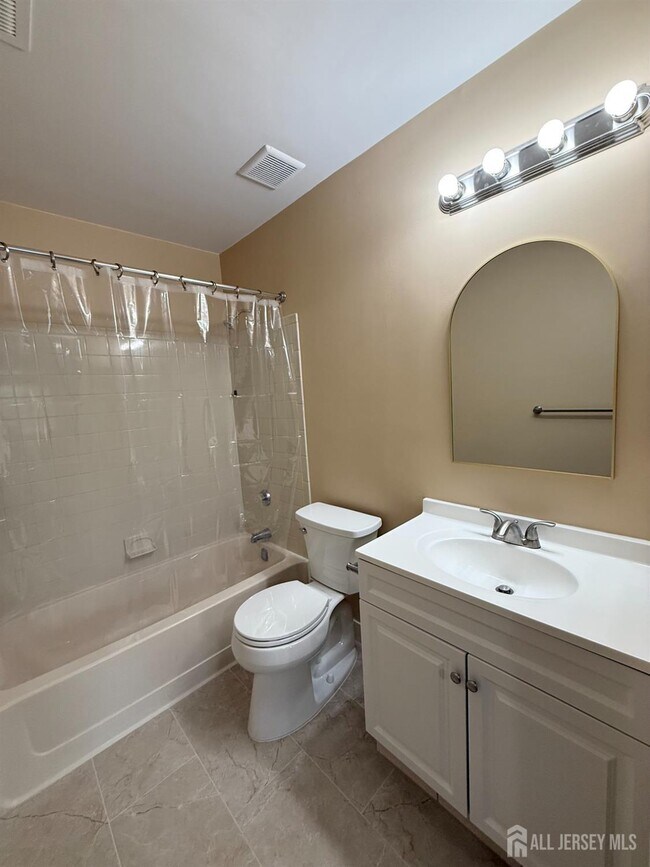 Building Photo - 5205 Ravens Crest Dr