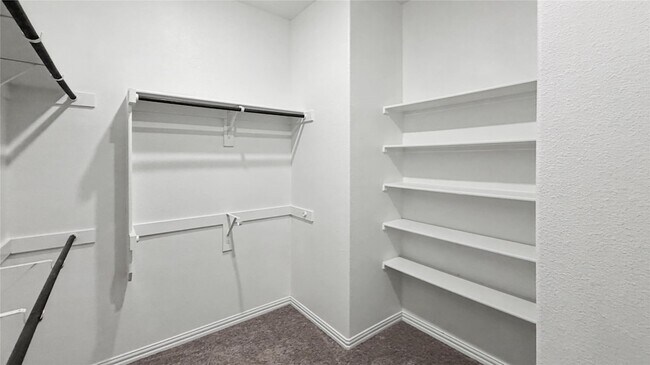 Building Photo - 16617 Hidden Cove Dr