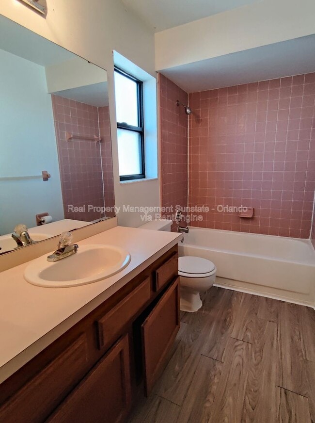 Building Photo - 10025 Creekwater Blvd