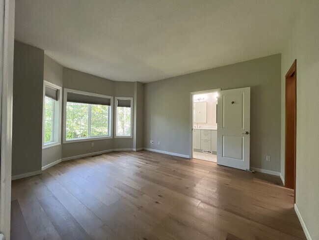 Building Photo - Beautifully Updated 3-Bedroom Bethany Home with Chef's Kitchen, Huge Bonus Room and Private Backyard
