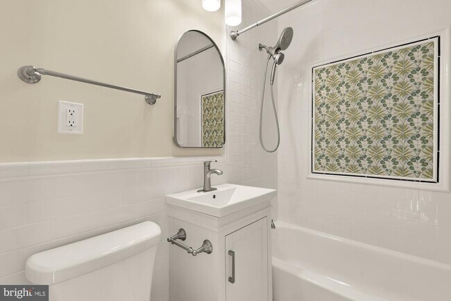 Building Photo - 2205 Observatory Pl NW