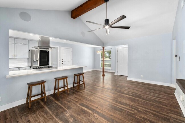 Building Photo - 7404 Lunar Dr