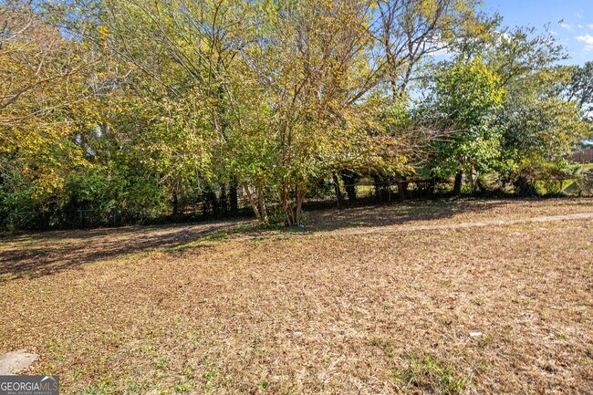 Building Photo - 4010 Emerald Lake Dr