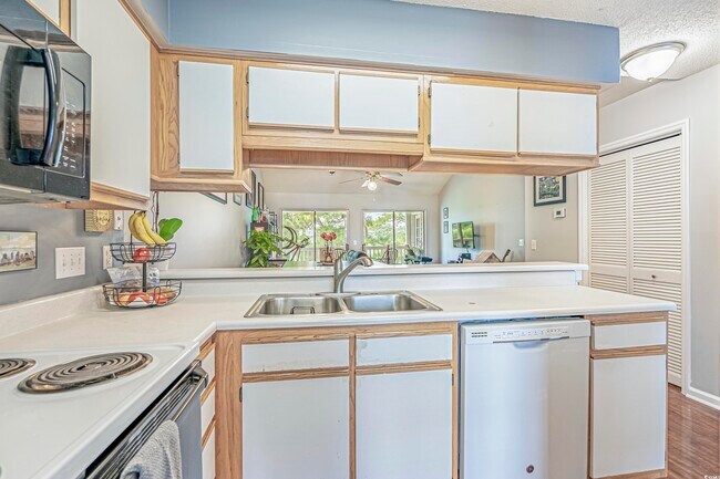 Building Photo - 4930 Windsor Green Way