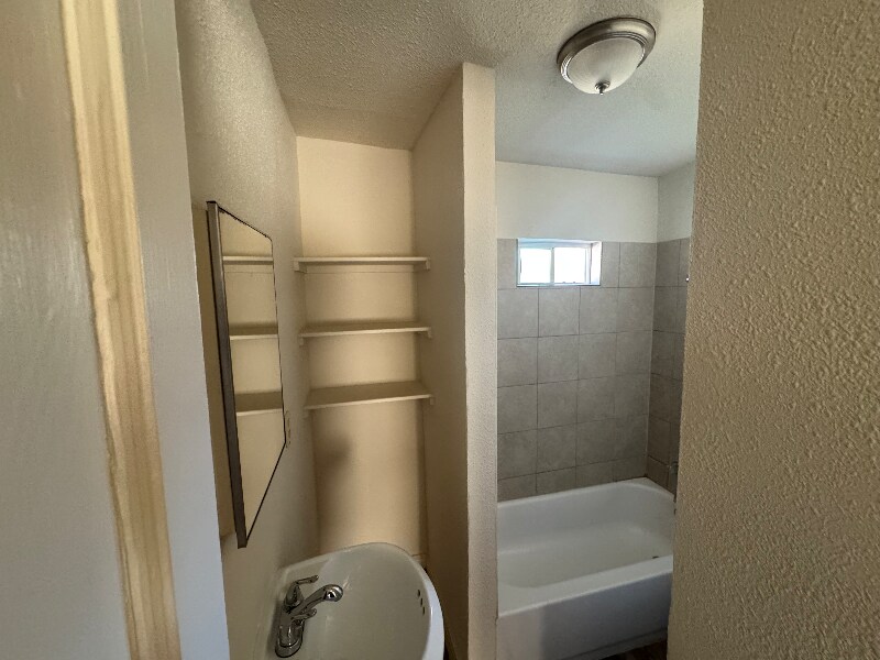 Building Photo - 300 Delmar Ct