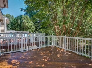 Building Photo - 1215 Heritage Commons Ct