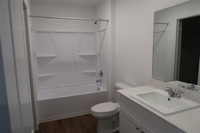 Building Photo - 716 Commander Abbott Dr