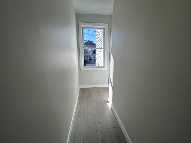 Building Photo - 510 17th St