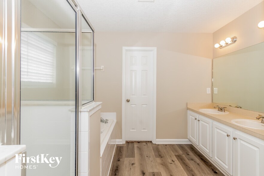 Building Photo - 3875 Pebble Brooke Circle South