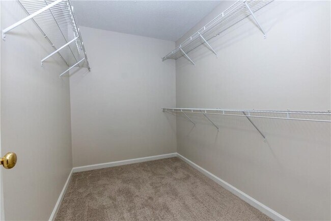 Building Photo - 306 Burdock Trce