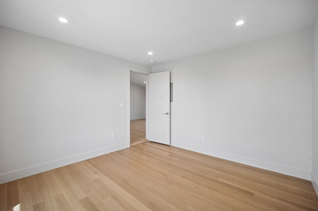 Building Photo - 75 Midland Ave