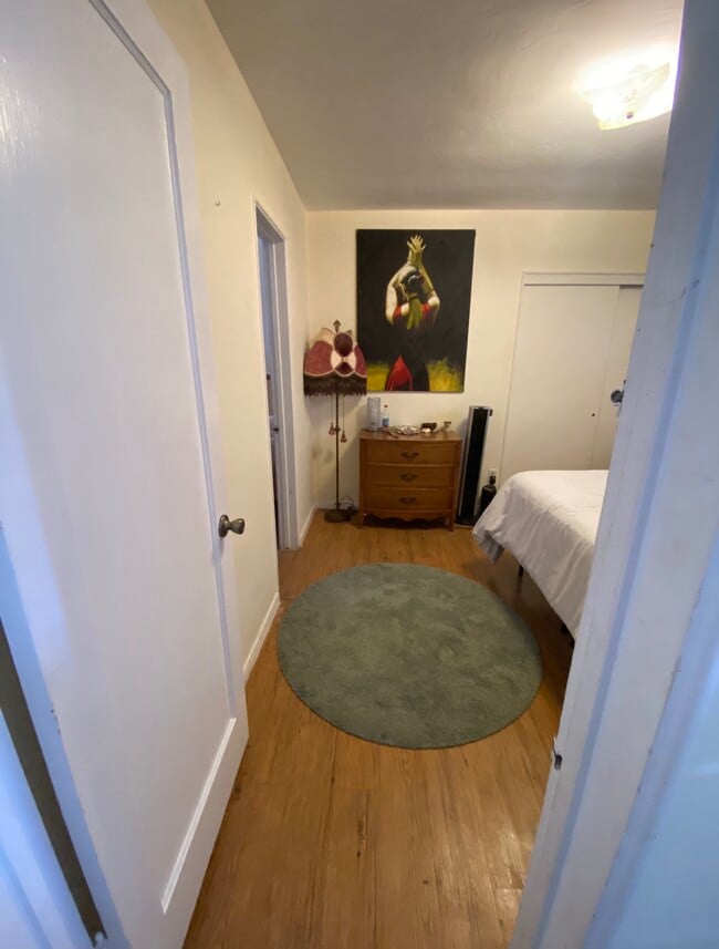 Building Photo - 1860 Diamond St