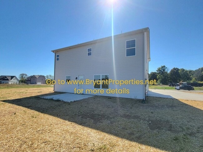 Building Photo - 615 Vrabel Rd
