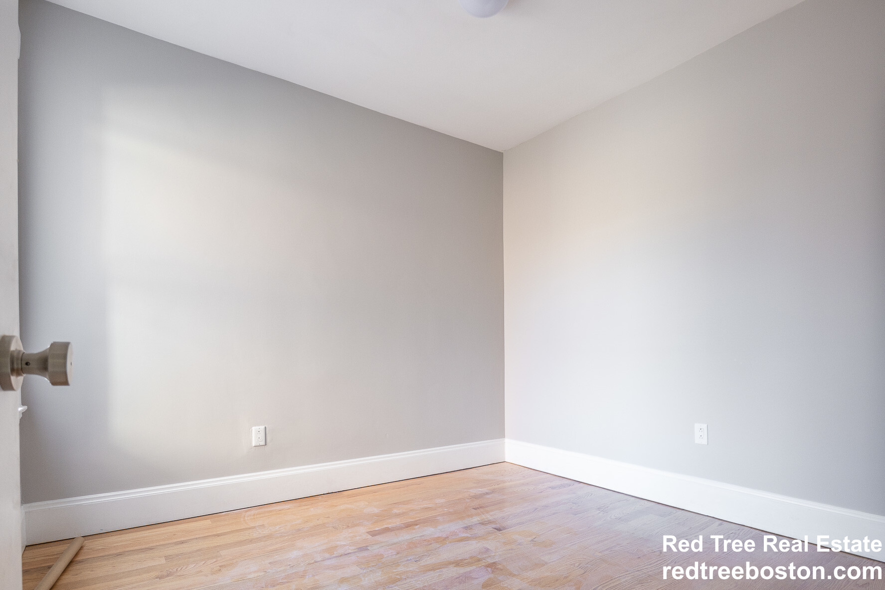 Building Photo - 190 Kelton