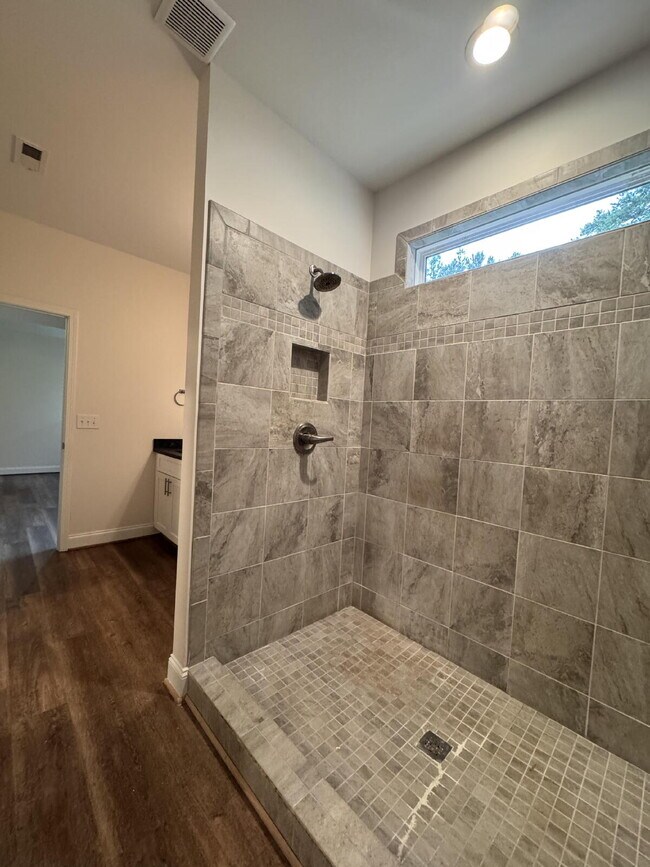 Building Photo - Modern 4-Bed, 3.5-Bath Home in Travelers R...
