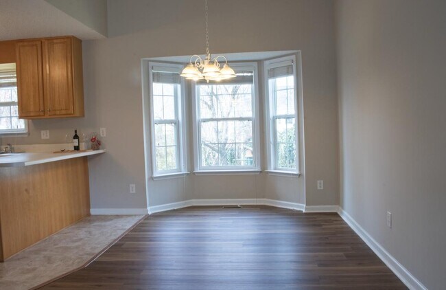 Building Photo - 1024 S Philwood Ct