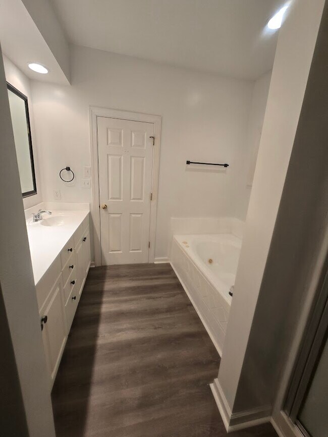 Building Photo - 3004 Honor Ct