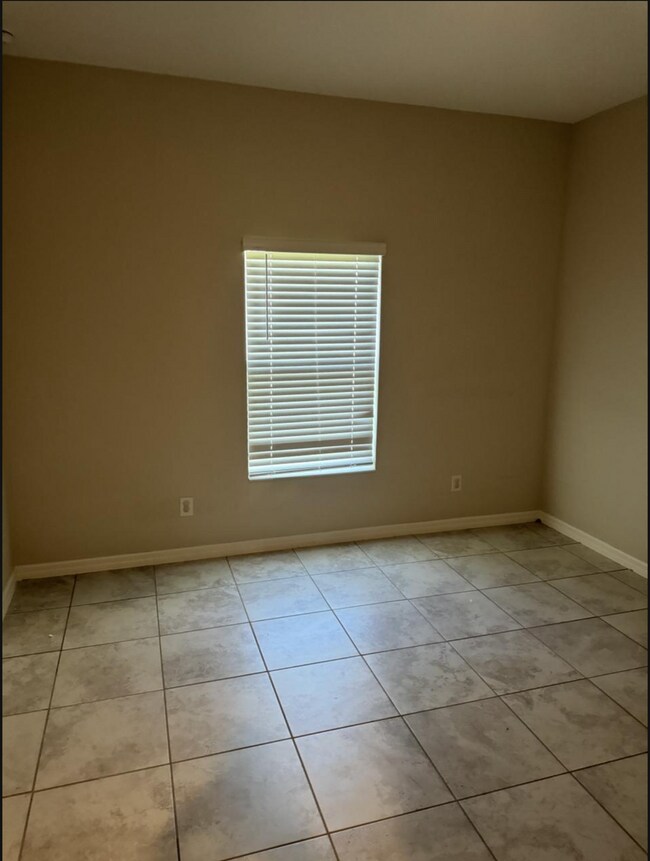 Building Photo - 3 Bedroom 2 Bathroom 2 Car Garage Home For Rent in North Port FL!