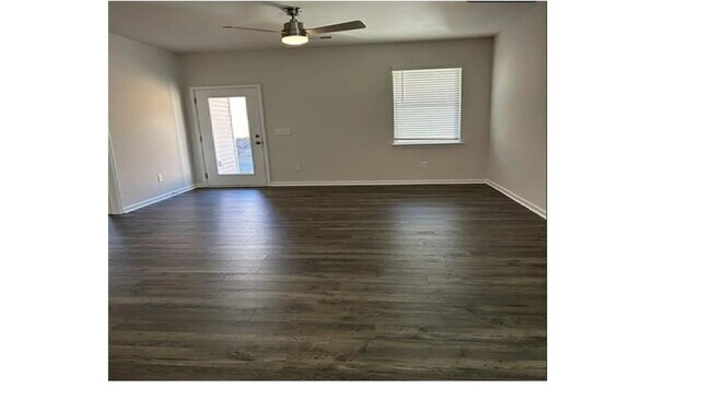 Building Photo - New 4/2.5 Townhome Near Lake Conestee and ...
