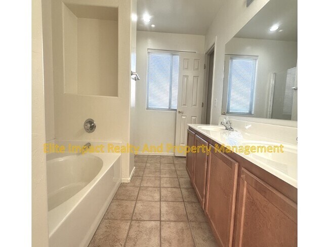 Building Photo - 8332 S Lost Mountain Rd