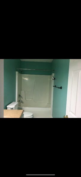 Building Photo - 39 Valleyview Cir