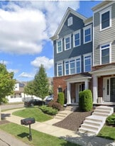 Building Photo - 323 Osona Ln