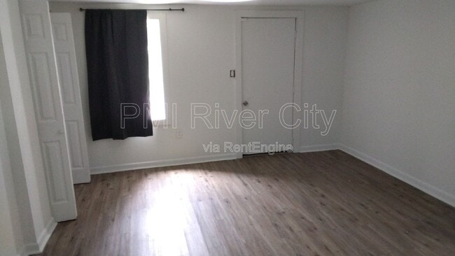 Building Photo - 8136 Siskin Ave