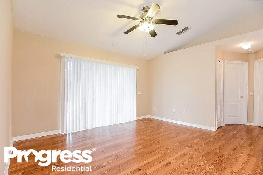 Building Photo - 25806 Bloomsbury Ct