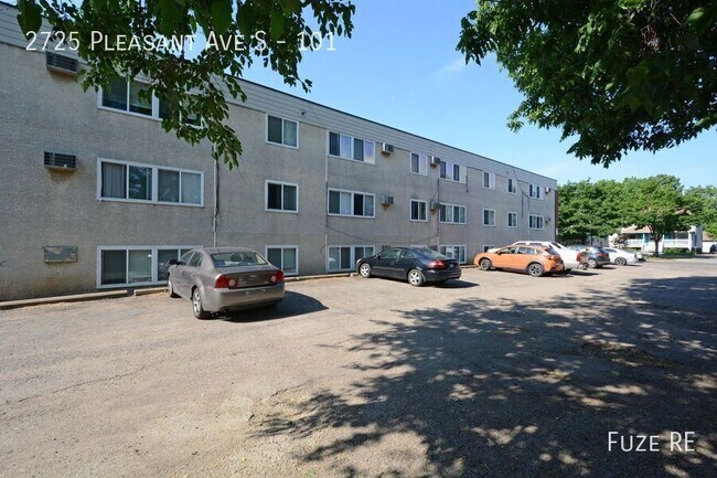 Building Photo - 2725 Pleasant Ave