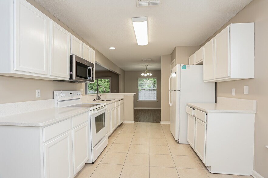 Building Photo - 10946 Lauren Oak Ln S