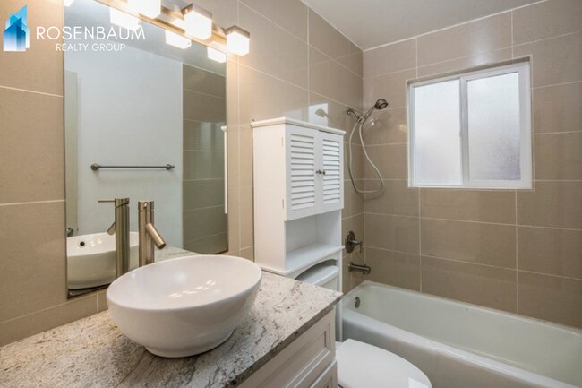 Building Photo - Charming 4-beds, 2-baths single-level home nestled in Mesa!