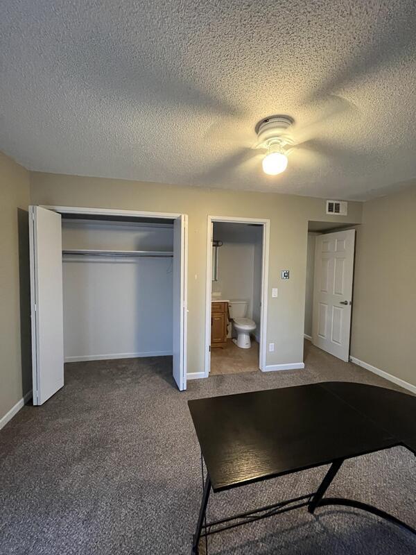 Building Photo - 710 E 200 S