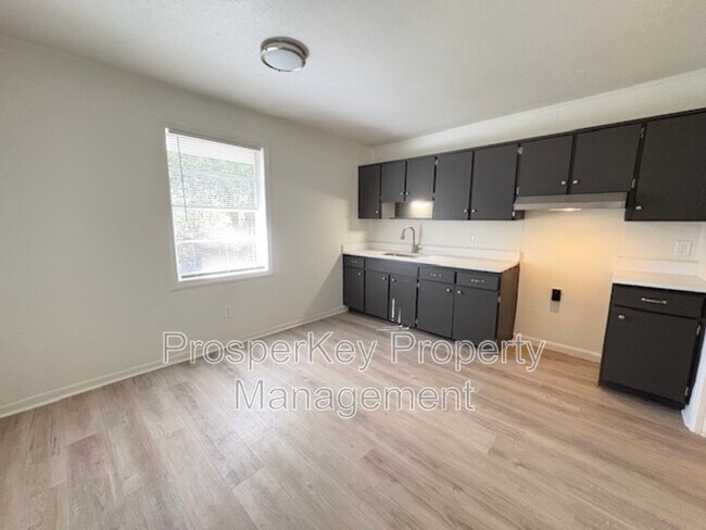 Building Photo - 2017 Courtland Ave