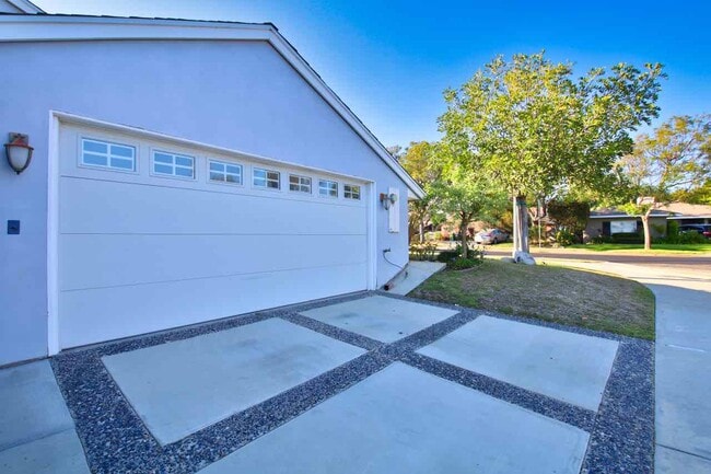 Building Photo - 1483 Allenford Ave