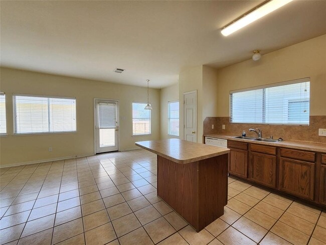 Building Photo - 21823 Grassy Hill Ln