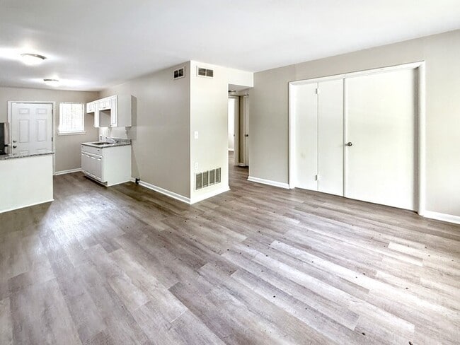 Building Photo - 7740 Rugby Ave