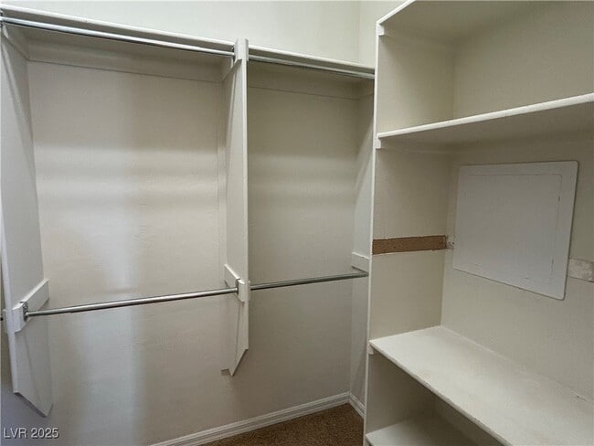 Building Photo - 2685 La Boutique St