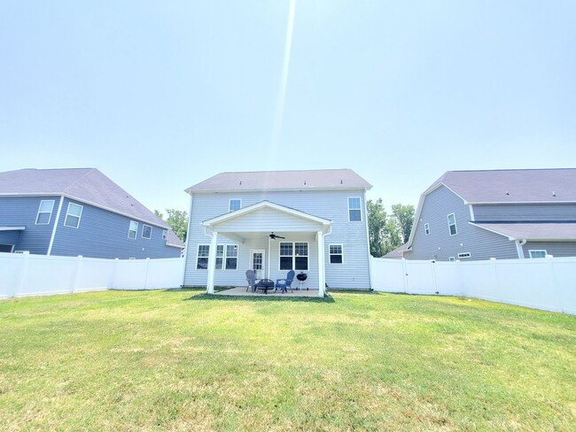 Building Photo - Immaculate Home At Village Rockfish