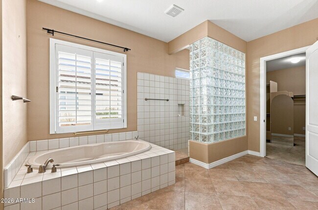 Building Photo - 22114 N San Ramon Dr