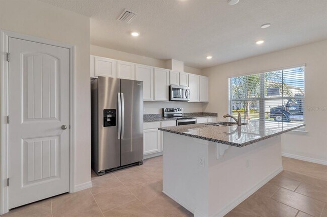 Building Photo - 12620 Charmed Dr