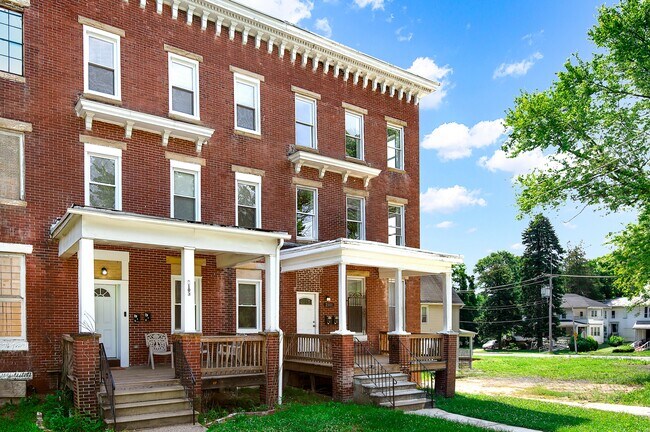 Building Photo - 2103 Chelsea Terrace