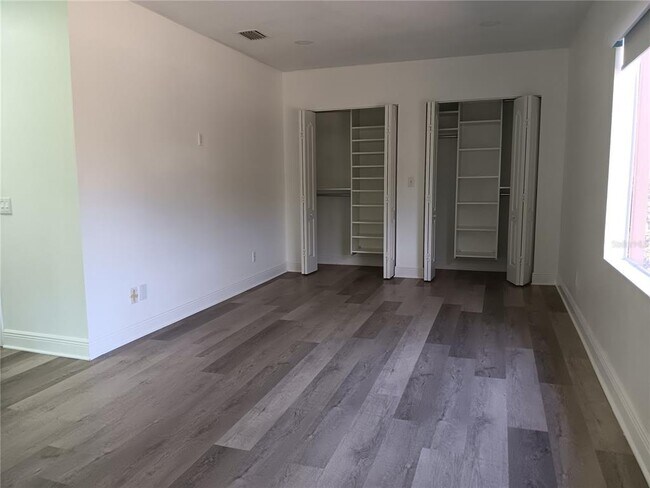 Building Photo - 4864 Lake Charles Dr N