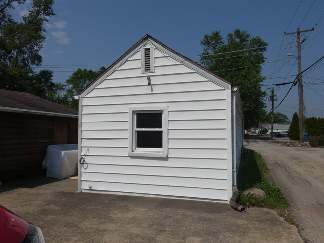 Building Photo - 349 S Curtis Ave