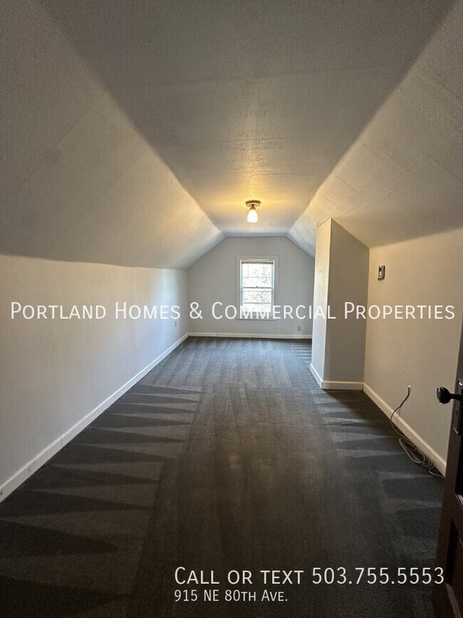 Building Photo - 915 NE 80th Ave