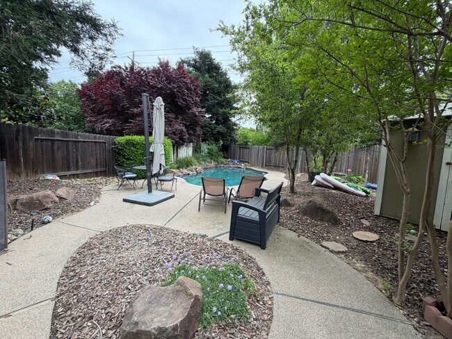 Building Photo - Remodeled 4-Bed Home with Pool in Charming Laguna West, Elk Grove Available now- Photos COMING SOON!