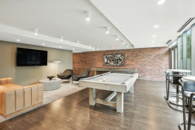 Building Photo - 155 Forest Ave