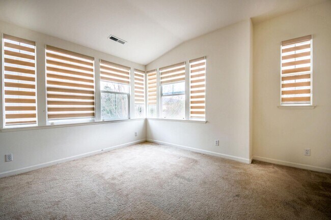 Building Photo - 3323 Bastille Ct