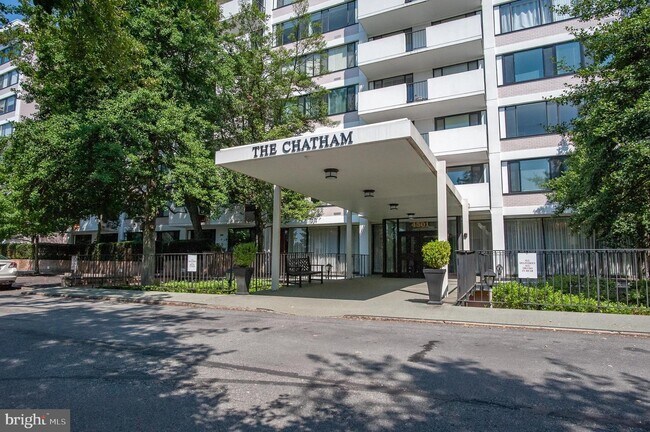 Building Photo - 4501 Arlington Blvd