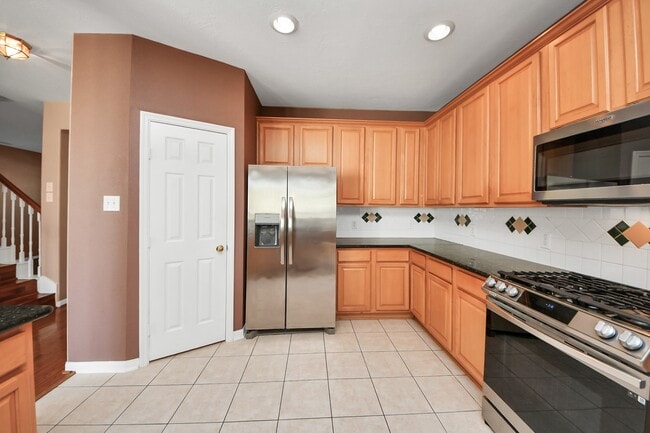 Building Photo - 1631 Mustang Crossing